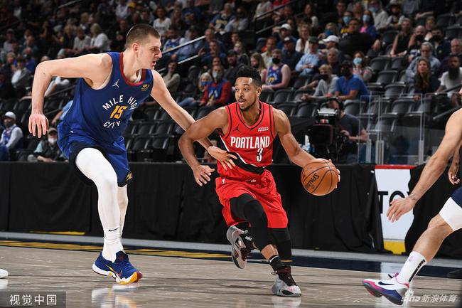 方面都表现 方面都表现